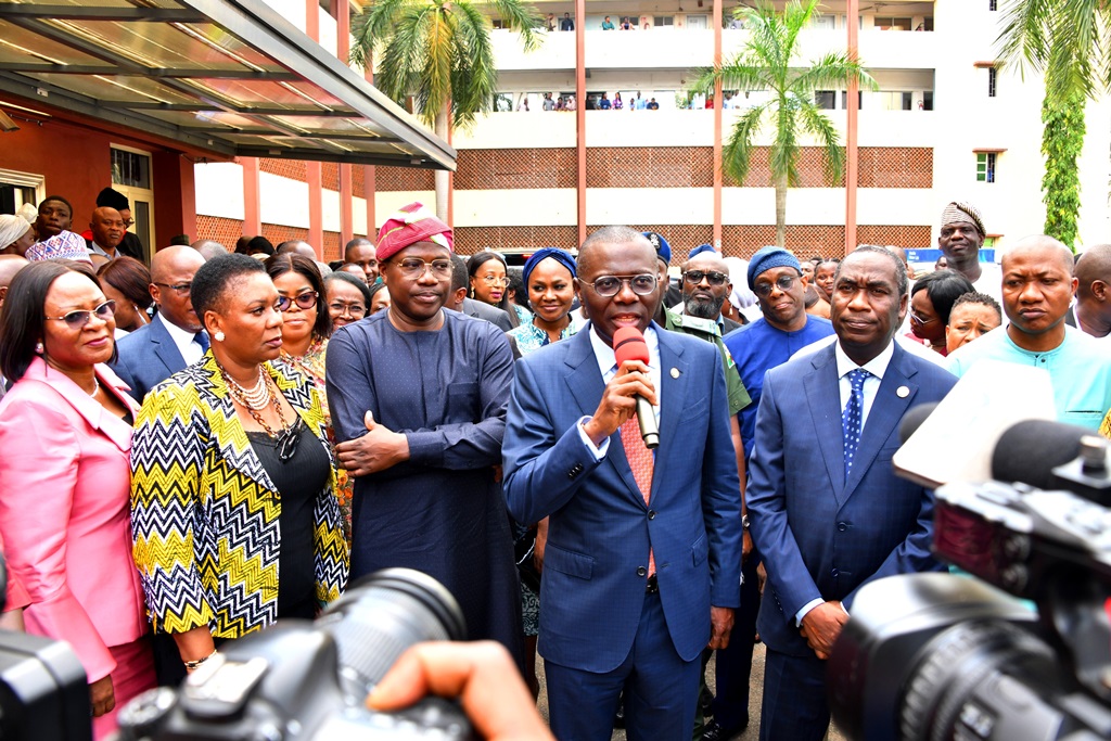 Excitement in Alausa as workers receive Sanwo-Olu, Hamzat