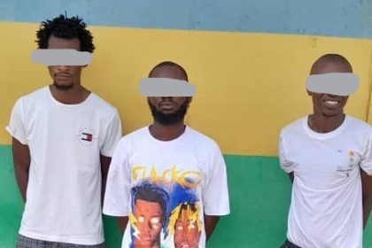 Three suspected robbers who attacked phone market arrested