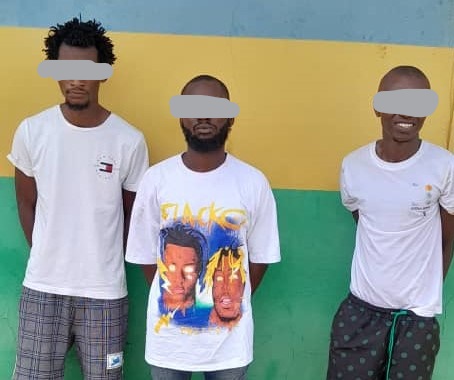 Three suspected robbers who attacked phone market arrested
