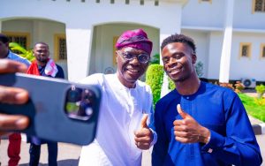 Excitement as Sanwo-Olu hosts Arsenal’s Bukayo Saka (+Photos)