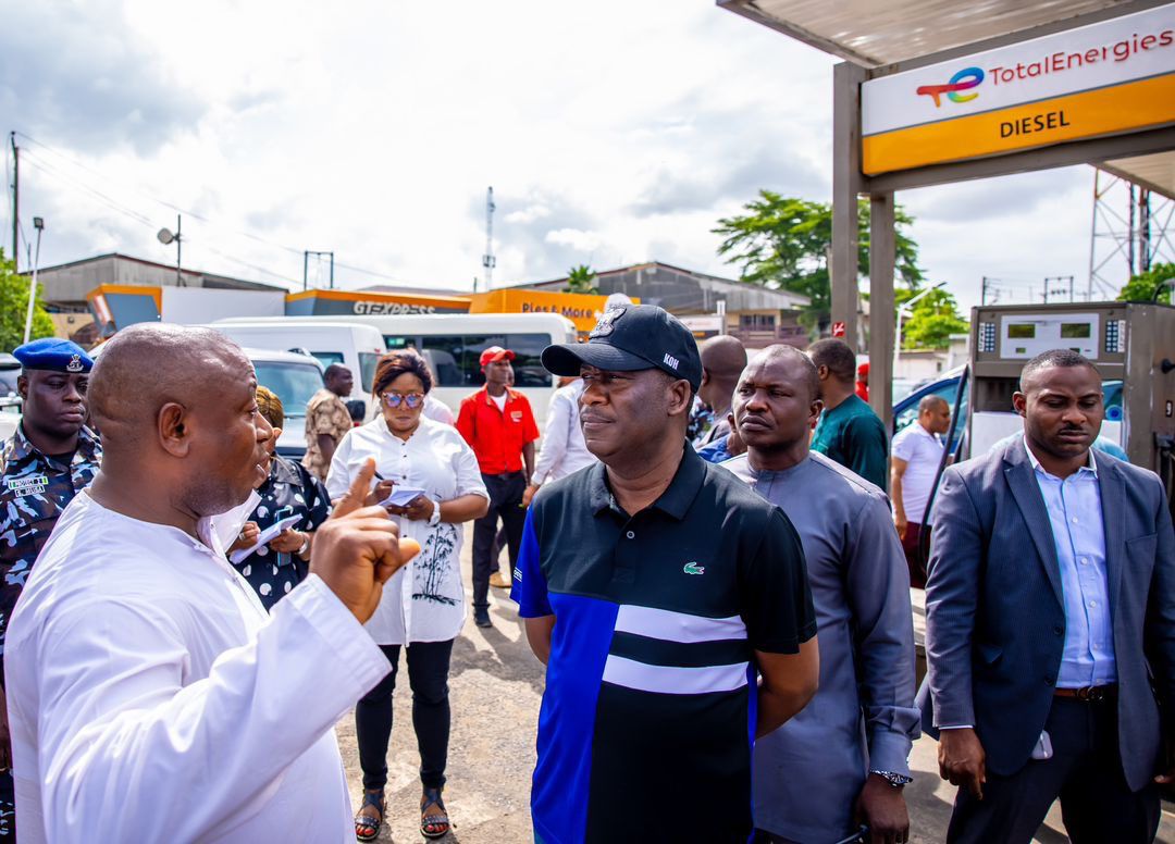 Subsidy: Lagos govt warns against panic buying, hoarding of fuel