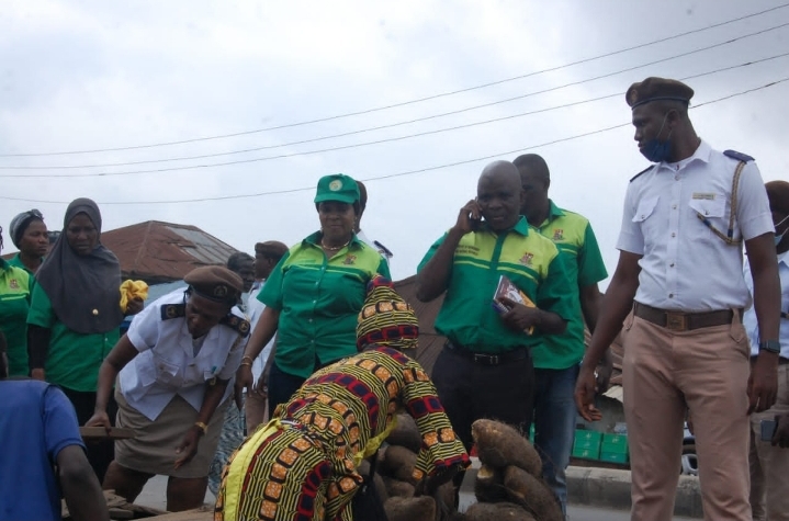 Oyo: Government enforces ban on street trading