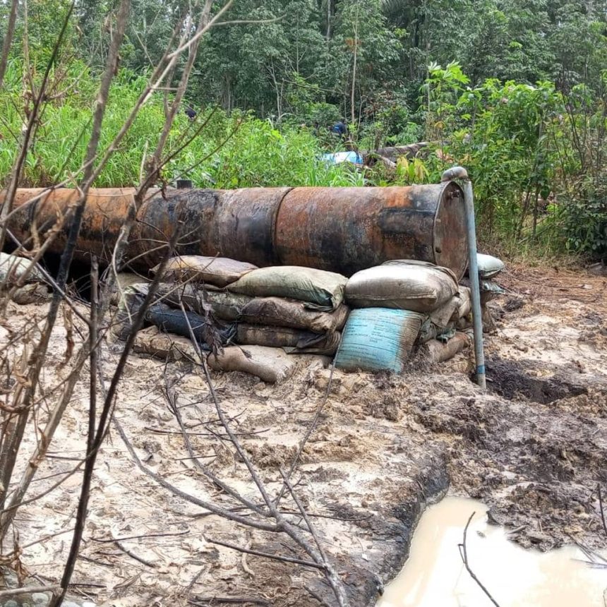 Delta: Troops clamp down on illegal refining site