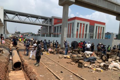 Red Rail Line: Lagos govt begins clearing shanties, obstructions