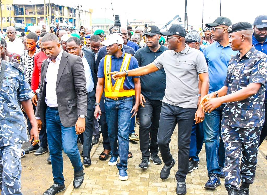 Sanwo-Olu inspects Lagos-Badagry corridor cleanup, warns