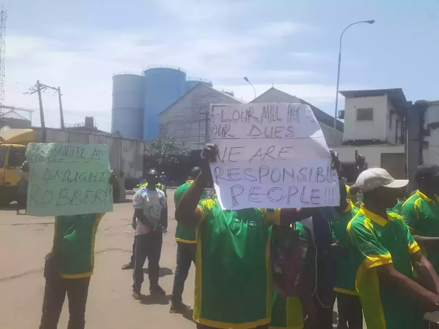 'Gratuity deduction': Protesting ex-Honeywell workers storm Flour Mills of Nigeria