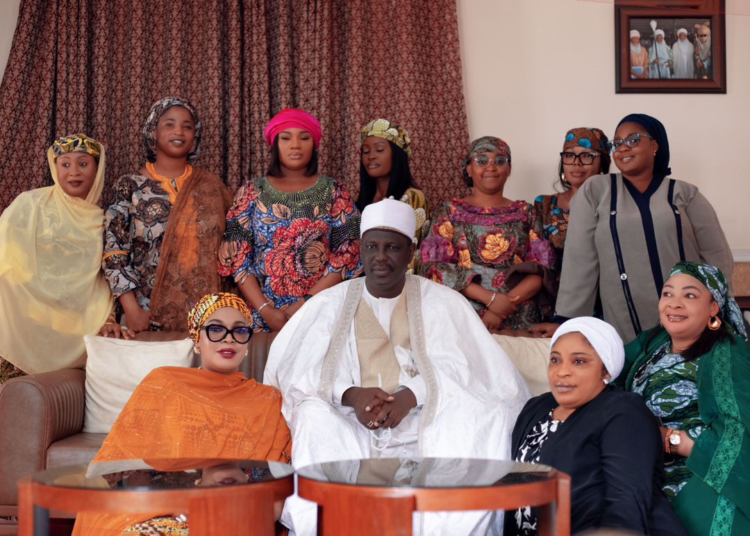 Monarchs praise FG over school feeding programme