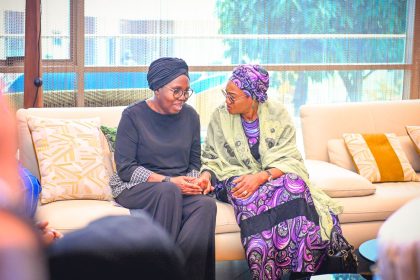 OIuremi Tinubu in Ibadan, commiserates with Akeredolu’s widow