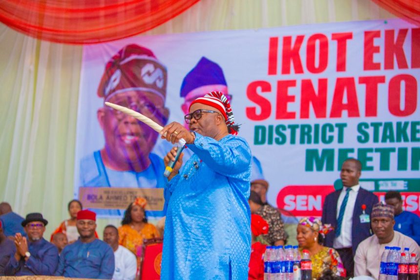 Akpabio fetes constituents, awards scholarship to 37