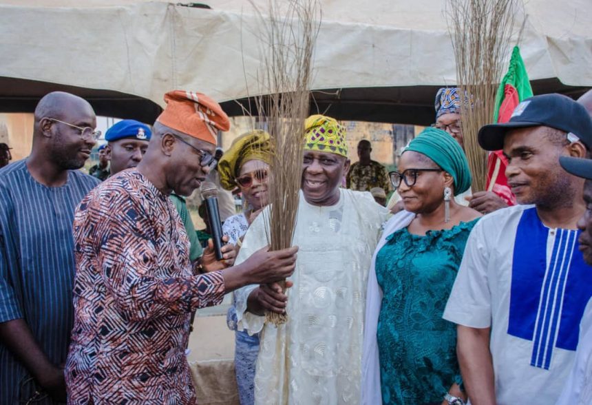Defection: Ogun APC welcomes ex-PDP chair, Bayo Dayo
