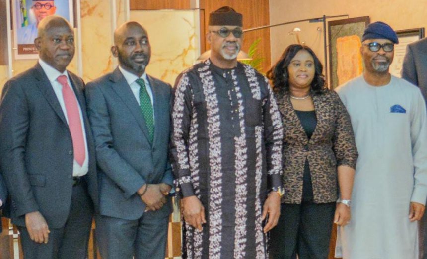 Abeokuta-Lagos Expressway: Govt seeks support of Lafarge, others