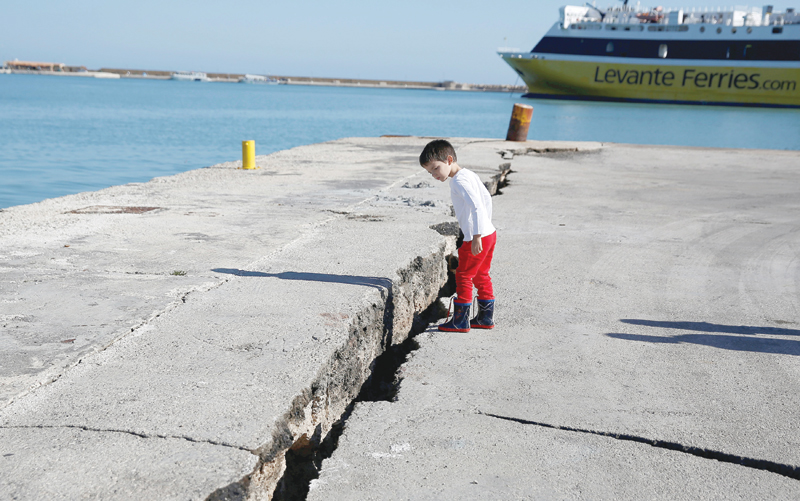 Earthquake shakes western Greece