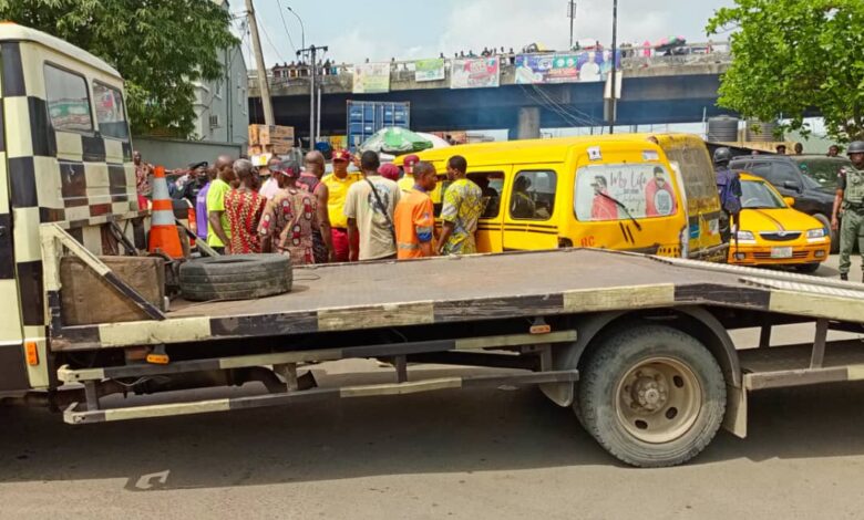 Illegal parking: LASTMA impounds 123 vehicles, arrests hoodlums