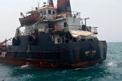 Navy arrests 13 suspected crude oil thieves