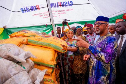 Food security: Dapo Abiodun flags off distribution of fertilizers