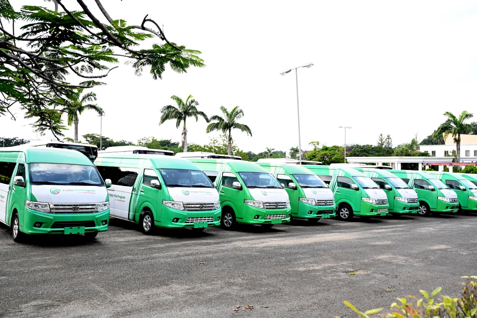 JUST IN: FG hands over 64 CNG buses to labour unions, NANS