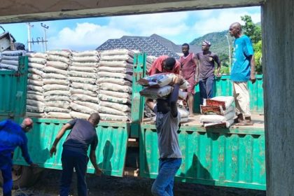 Flood: Ododo drills boreholes at IDP camps, provides relief materials