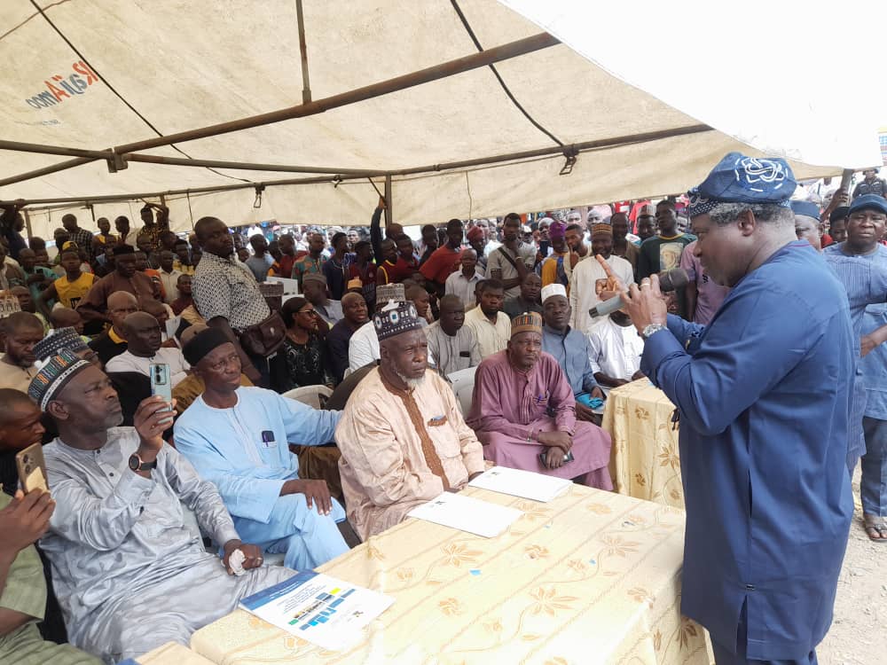 Sanwo-Olu performs ground-breaking of Alaba Rago market