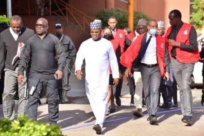Yahaya Bello controls supporters as judge frowns at court room crowd
