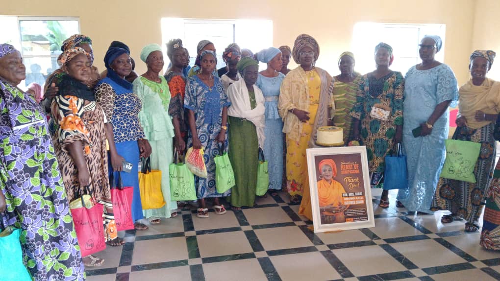 Olorunda LCDA: Zubair hosts 300 widows, the aged on her birthday