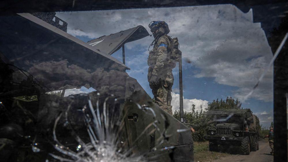 Ukraine’s troops in Russia told to cling on and wait for Trump