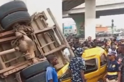 Truck plunges from Pen Cinema Bridge