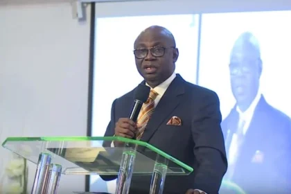 Tunde Bakare and Nigerian politics: The pontifical and episcopal community in perspective