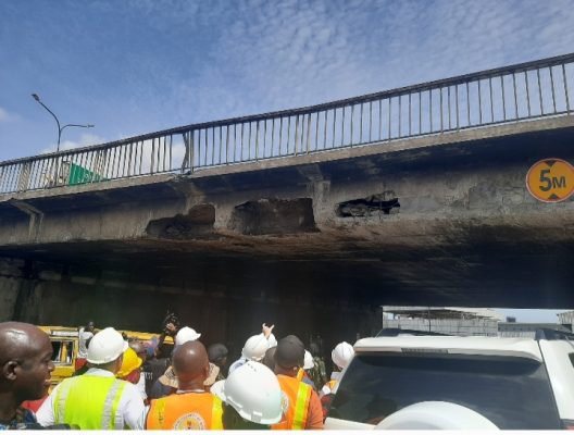 Collapse risk: FG begins demolition of structures under Iddo Bridge
