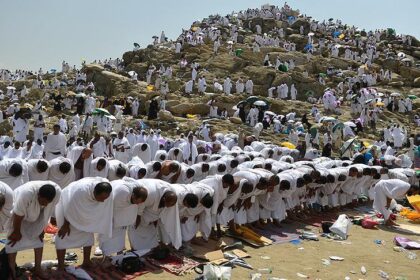 NAHCON, pilgrims pray for Nigeria at Mount Arafat