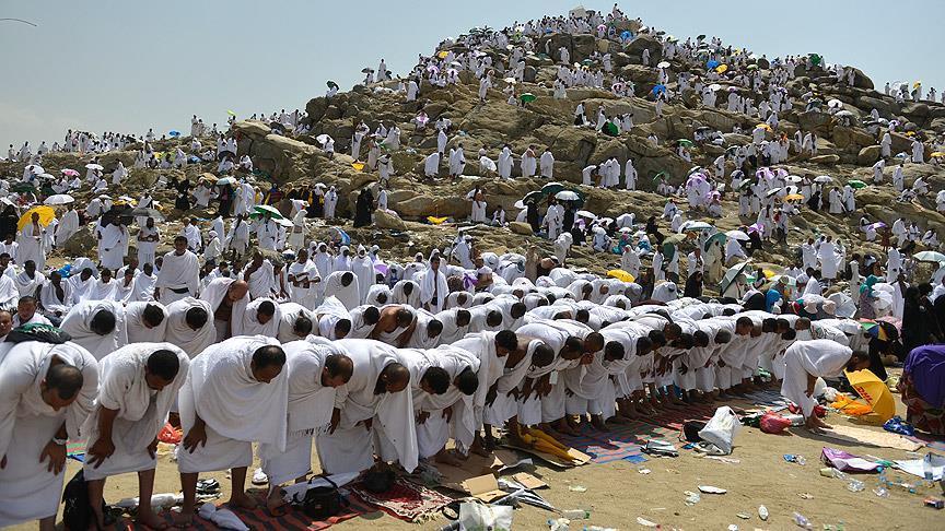 NAHCON, pilgrims pray for Nigeria at Mount Arafat