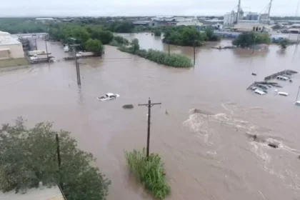 Texas floods: Death toll reaches at least 43, dozens still missing