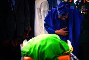 Tinubu's statesmanship rises above bitterness at Buhari's burial