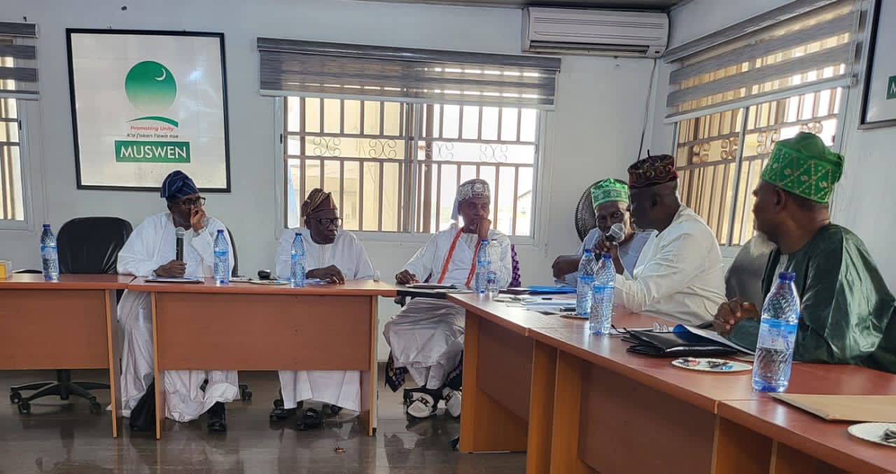 MUSWEN president commends Olowu of Owu for attending GPC meeting