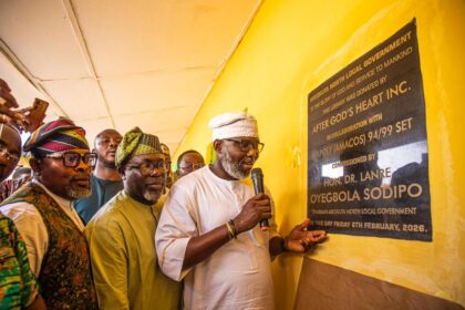 AGH, AMACOS 94/99 alumni inaugurate mini community library