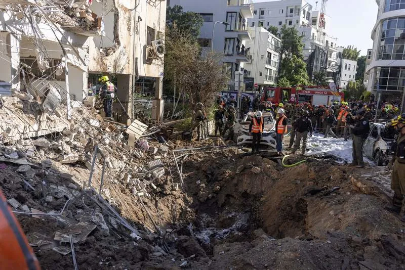 Iranian missile strikes hit Tel Aviv area, six injured