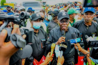 Sanwo-Olu reintroduces monthly environmental sanitation, begins in April