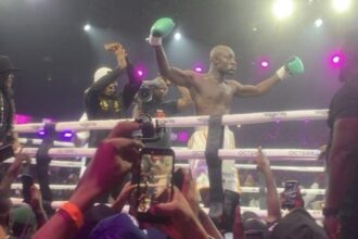 Carter Efe defeats Portable in celebrity boxing bout
