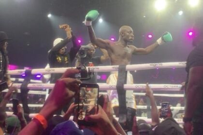 Carter Efe defeats Portable in celebrity boxing bout
