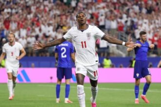 England dispatch Croatia 4-2 in World Cup thriller