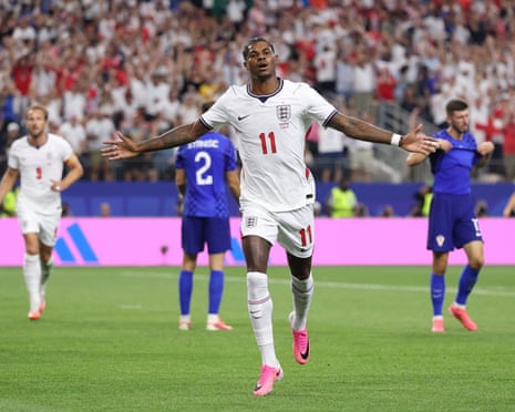 England dispatch Croatia 4-2 in World Cup thriller