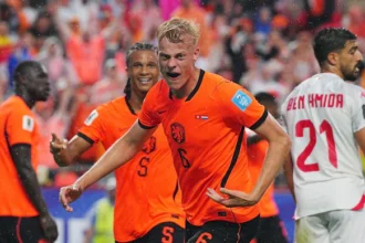 World Cup: Japan, Sweden draw as Netherlands beat Tunisia to advance to knockout stage