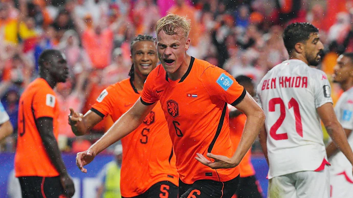World Cup: Japan, Sweden draw as Netherlands beat Tunisia to advance to knockout stage
