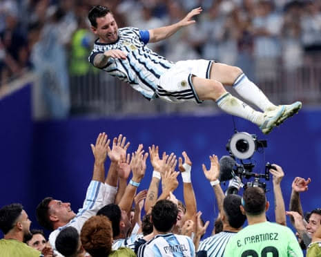 World Cup: Argentina fight back to eliminate Egypt 3-2