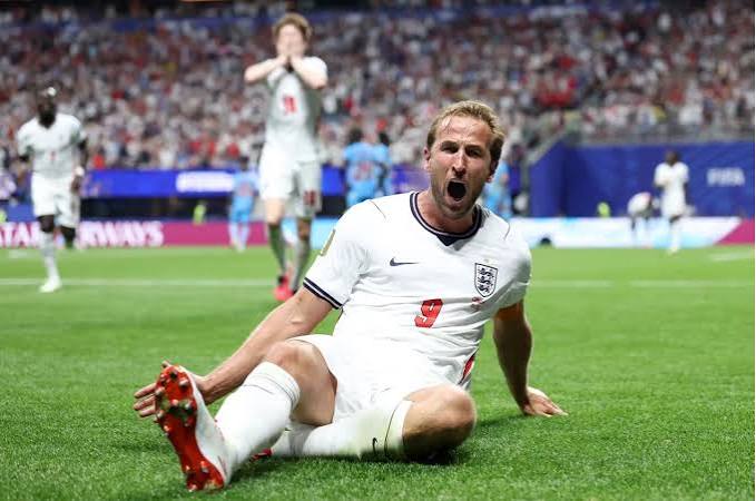 World Cup: Kane’s late brace fires England into last round of 16