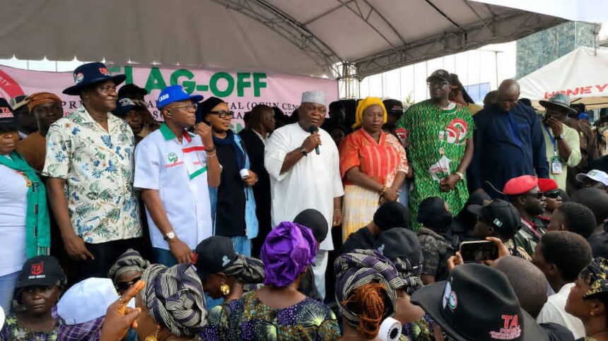 Mammoth crowd as PDP flags off presidential, NASS campaigns in Ogun Central