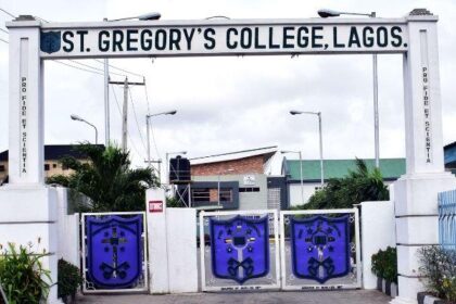 St. Gregory’s College ’96 set donates power facility to science block