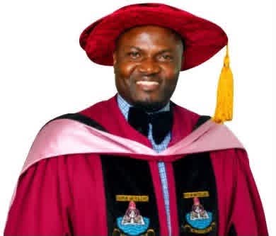 Please, help me tell baami I am now a Doctor!
