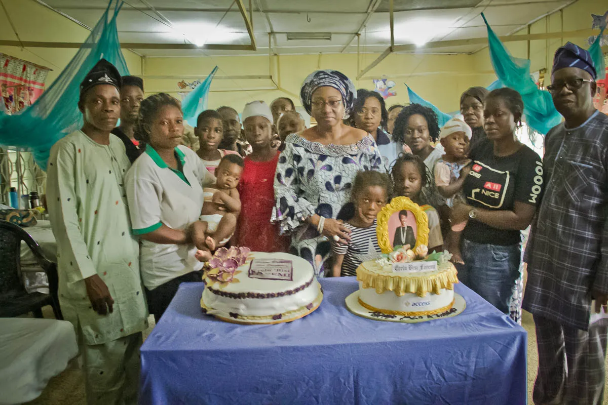 PHOTO NEWS: Erelu Fayemi offsets bills of indigent patients