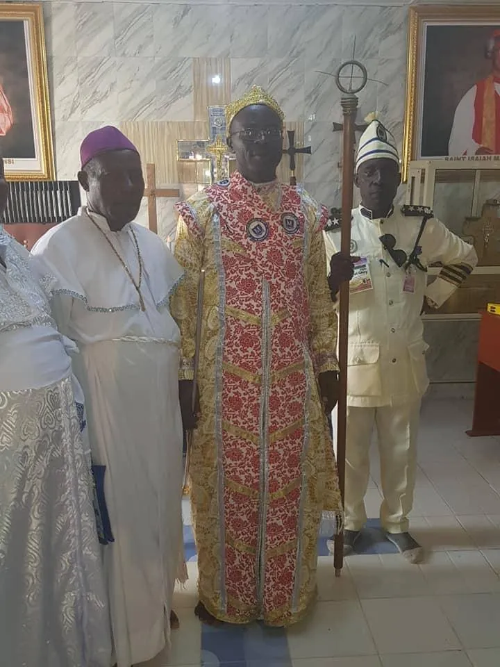 Pomp at Akinadewo's investiture as Omo Jesu II