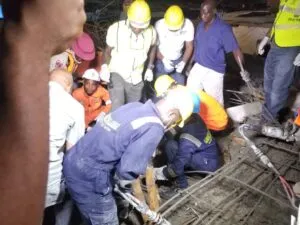 Building collapse: Number of dead persons rises to 7, 10 rescued (+photos)